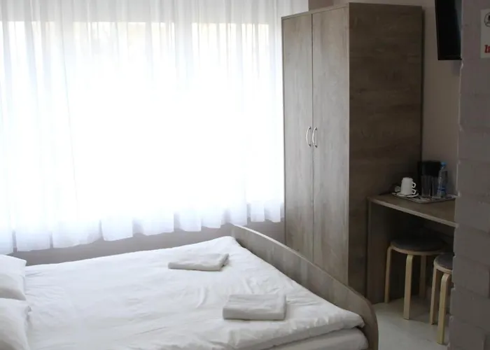 M&m Spanie 3* レシュノ